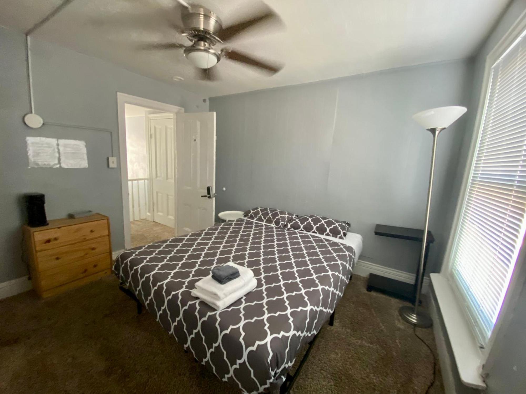Clover 2900 - Apartment And Rooms With Private Bathroom Near Washington Ave South Philly Philadelphia Ngoại thất bức ảnh